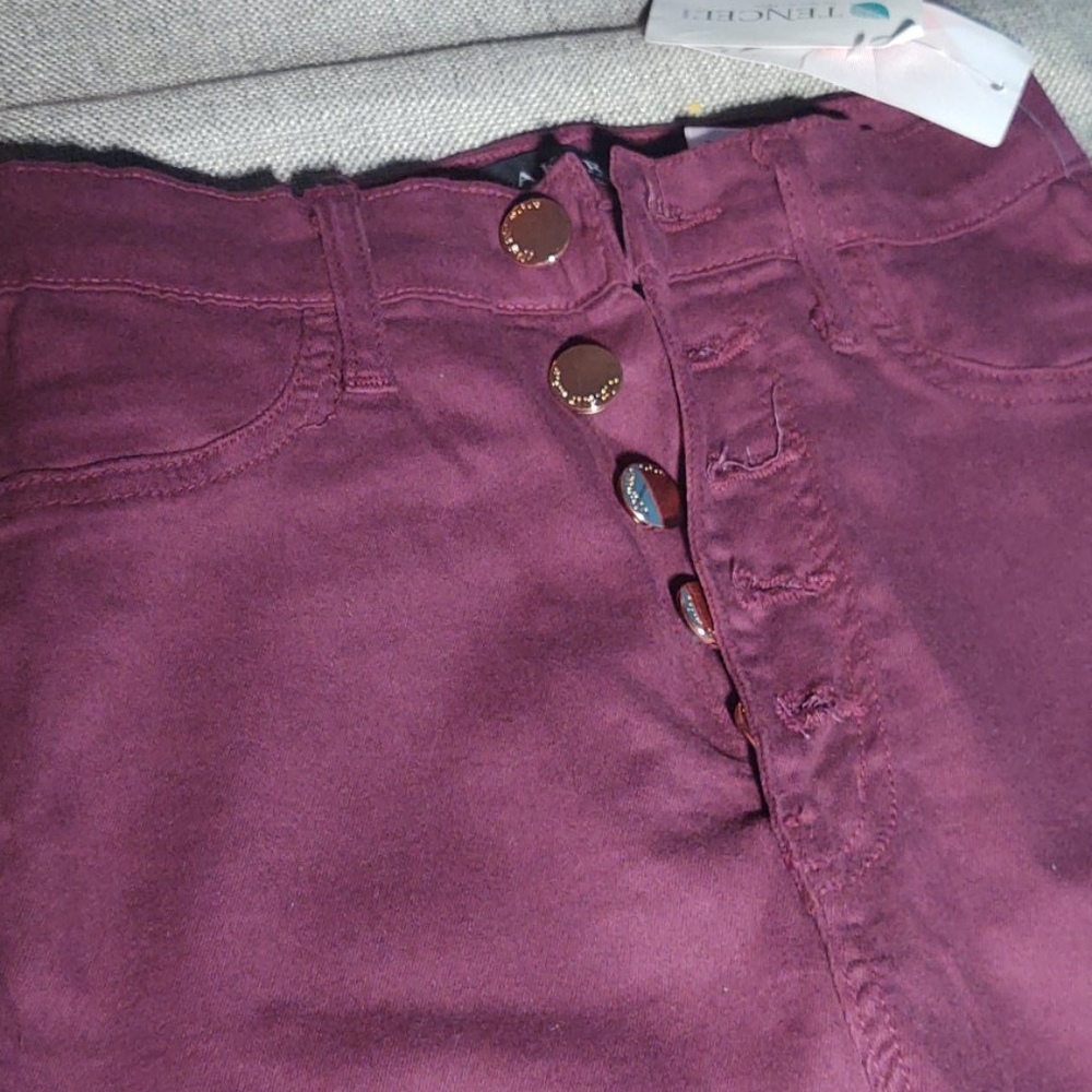 Akira cropped jeans, Size 3